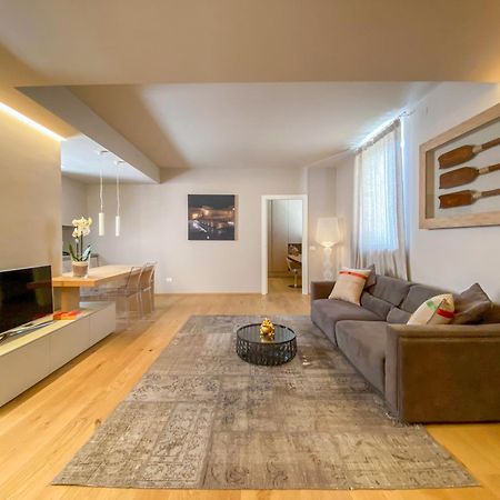 Time To Be - Luxury Apartments Centro Storico 佩斯基耶拉德加达 外观 照片