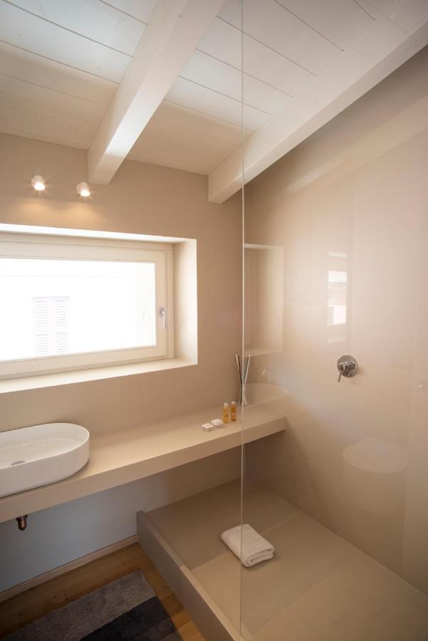 Time To Be - Luxury Apartments Centro Storico 佩斯基耶拉德加达 外观 照片