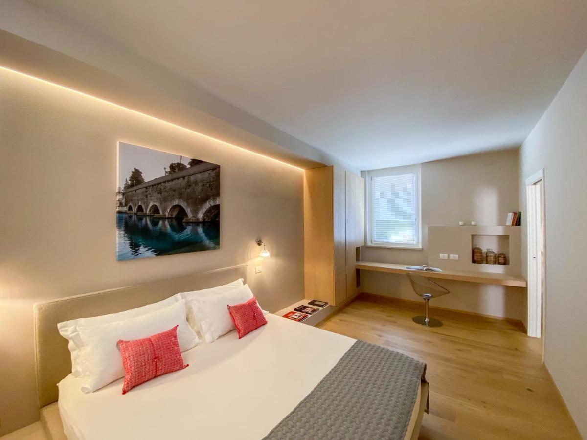 Time To Be - Luxury Apartments Centro Storico 佩斯基耶拉德加达 外观 照片