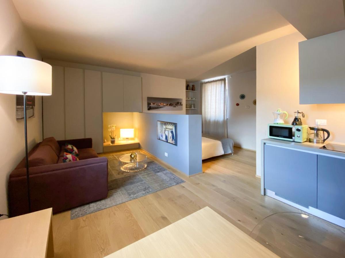 Time To Be - Luxury Apartments Centro Storico 佩斯基耶拉德加达 外观 照片