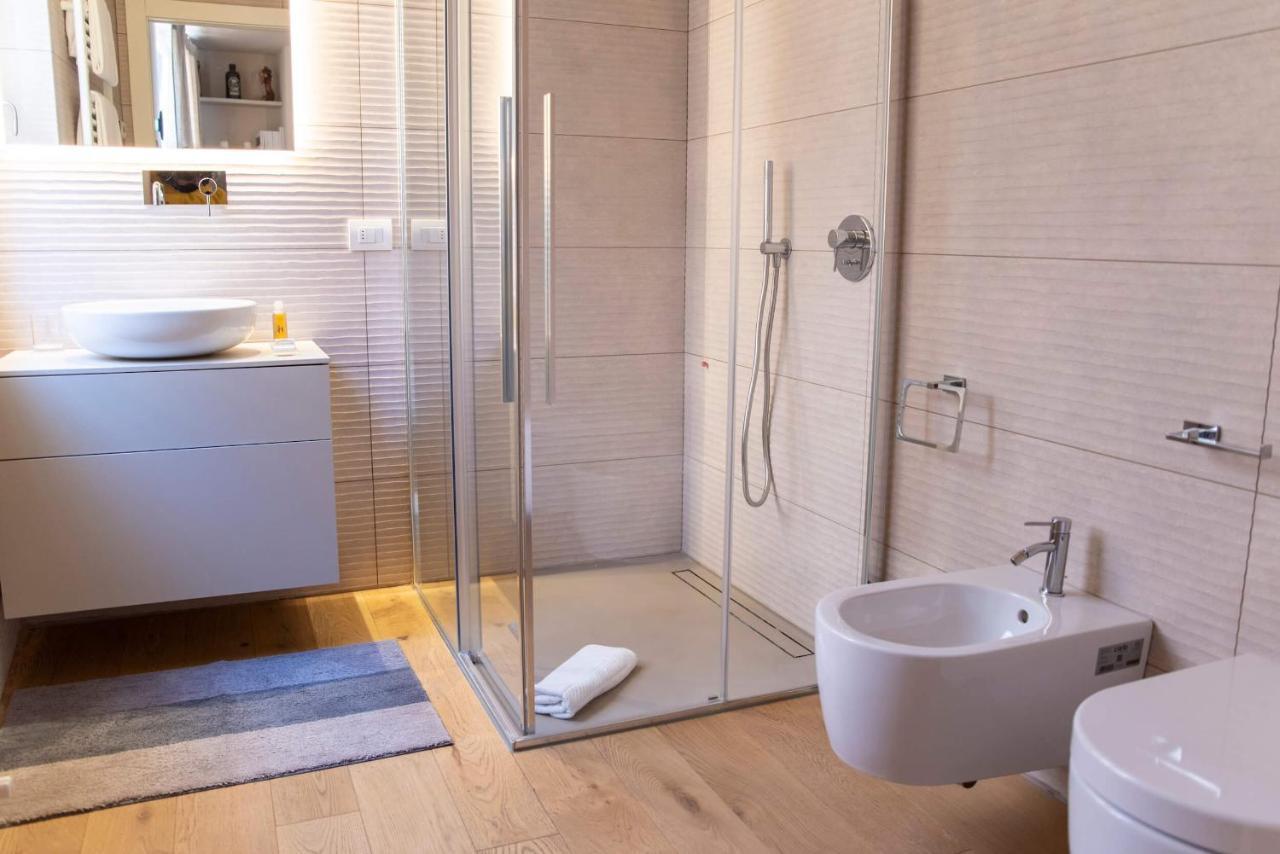 Time To Be - Luxury Apartments Centro Storico 佩斯基耶拉德加达 外观 照片