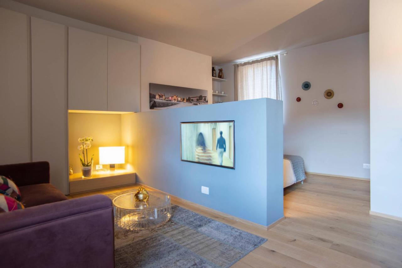 Time To Be - Luxury Apartments Centro Storico 佩斯基耶拉德加达 外观 照片
