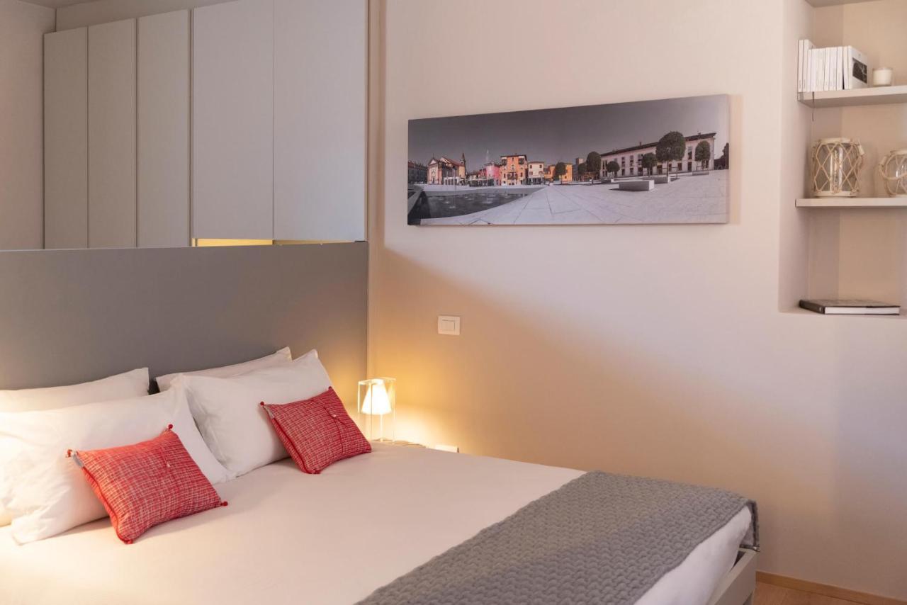 Time To Be - Luxury Apartments Centro Storico 佩斯基耶拉德加达 外观 照片