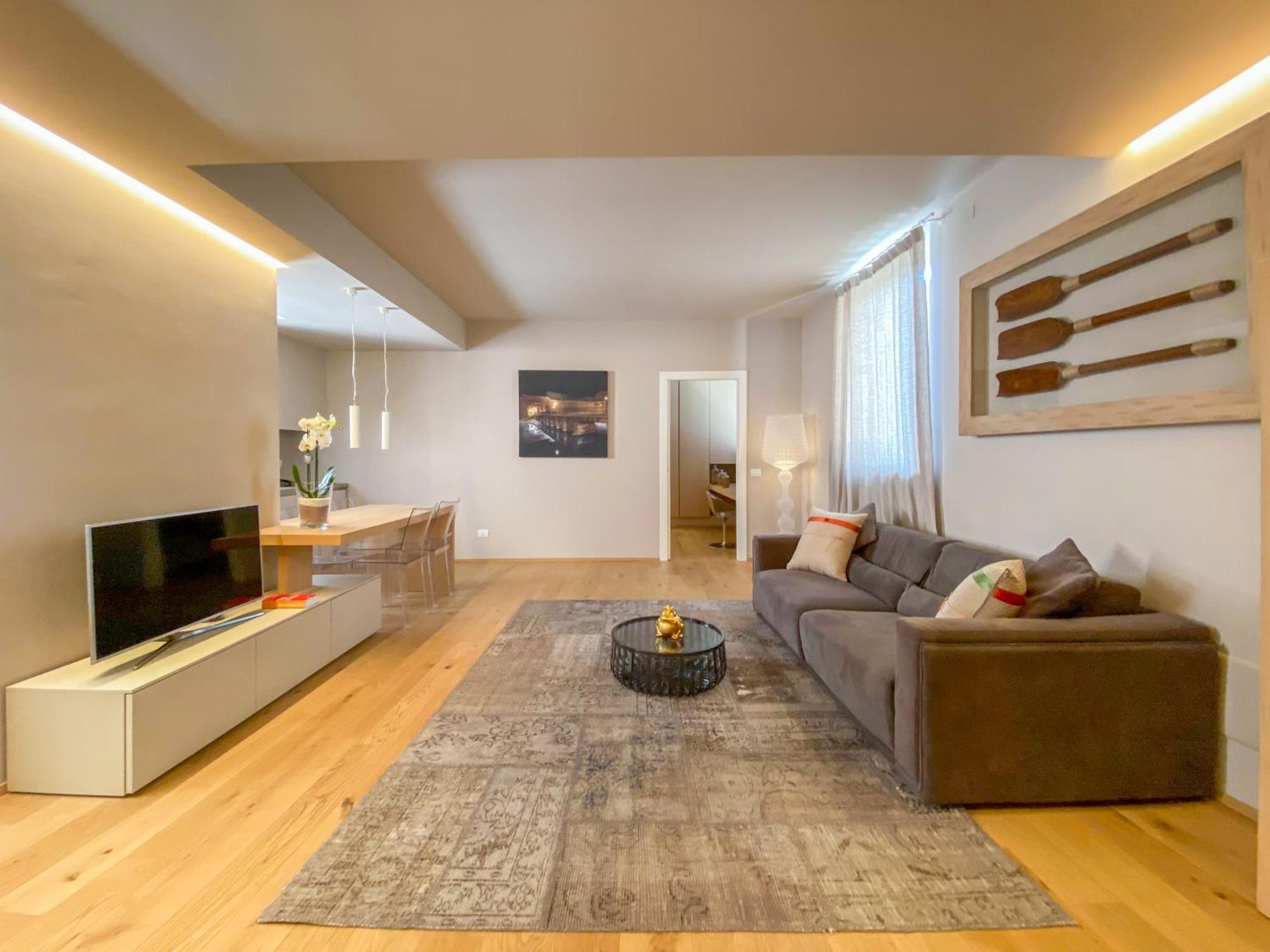 Time To Be - Luxury Apartments Centro Storico 佩斯基耶拉德加达 外观 照片